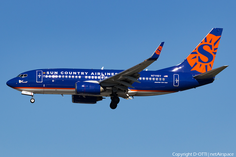 Sun Country Airlines Boeing 737-73V (N711SY) | Photo 180969
