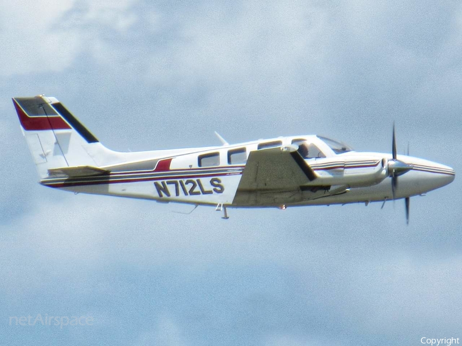 (Private) Beech 58P Pressurized Baron (N712LS) | Photo 351857