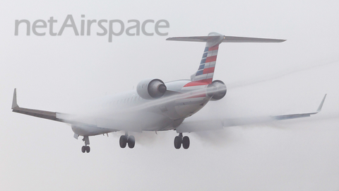 American Eagle (SkyWest Airlines) Bombardier CRJ-701ER (N712SK) at  Los Angeles - International, United States