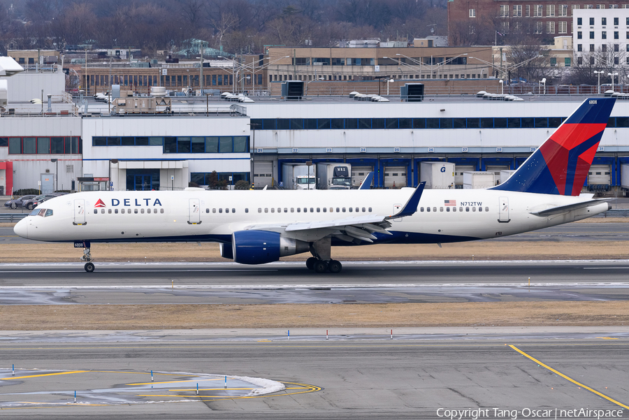 Delta Air Lines Boeing 757-2Q8 (N712TW) | Photo 546480