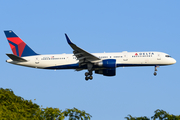 Delta Air Lines Boeing 757-2Q8 (N712TW) at  New York - John F. Kennedy International, United States