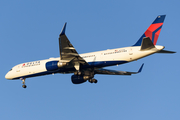 Delta Air Lines Boeing 757-2Q8 (N712TW) at  New York - John F. Kennedy International, United States