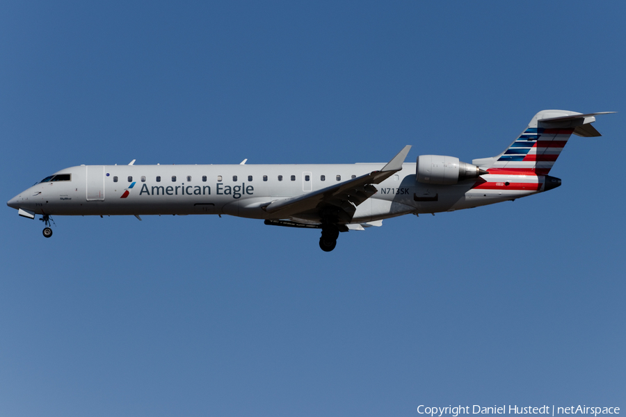 United Express (SkyWest Airlines) Bombardier CRJ-701ER (N713SK) | Photo 448558