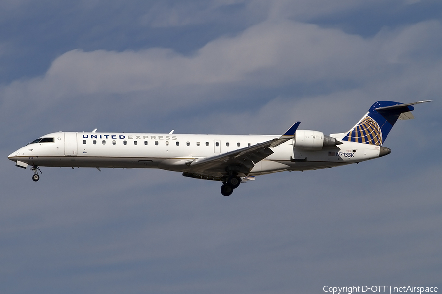 United Express (SkyWest Airlines) Bombardier CRJ-701ER (N713SK) | Photo 458342