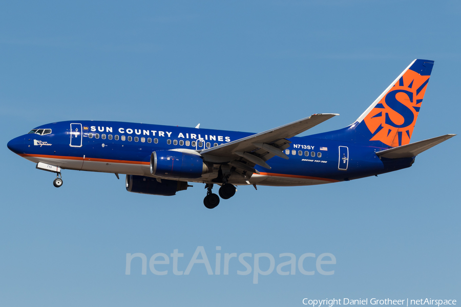Sun Country Airlines Boeing 737-7Q8 (N713SY) | Photo 238984