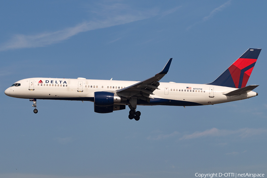 Delta Air Lines Boeing 757-2Q8 (N713TW) | Photo 142985