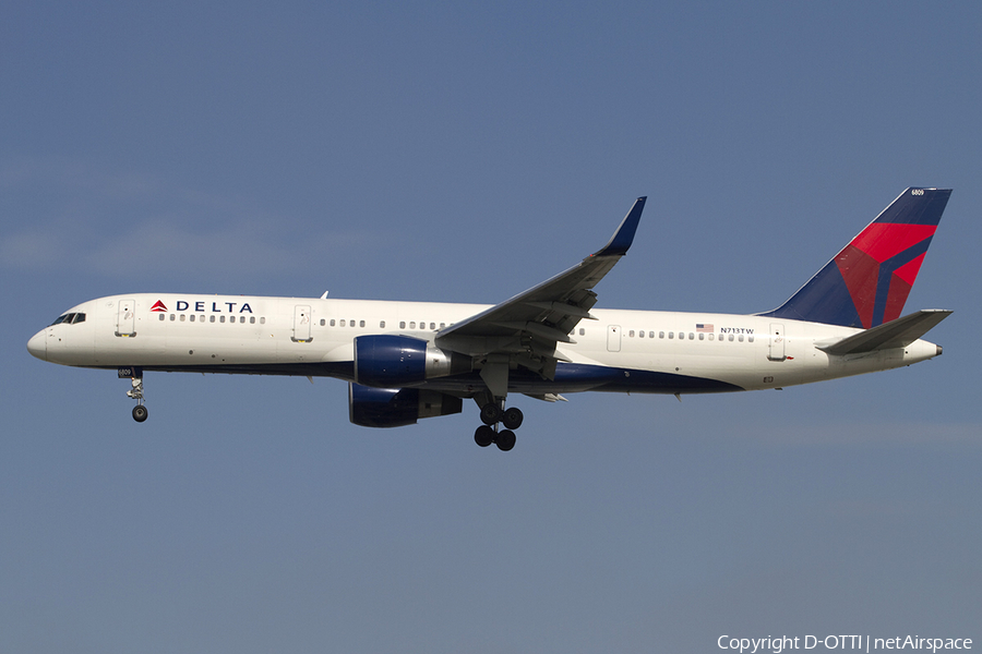 Delta Air Lines Boeing 757-2Q8 (N713TW) | Photo 336163