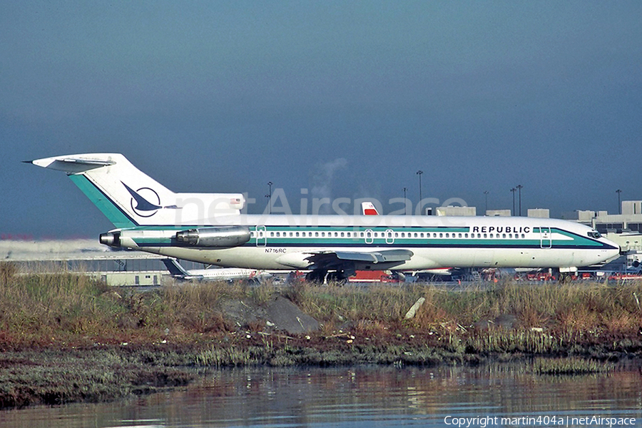 Republic Airlines Boeing 727-2S7(Adv) (N716RC) | Photo 111871