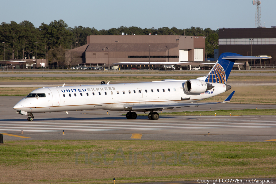 United Express (SkyWest Airlines) Bombardier CRJ-701ER (N716SK) | Photo 42995