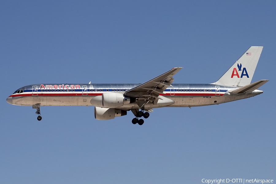 American Airlines Boeing 757-231 (N716TW) | Photo 178333