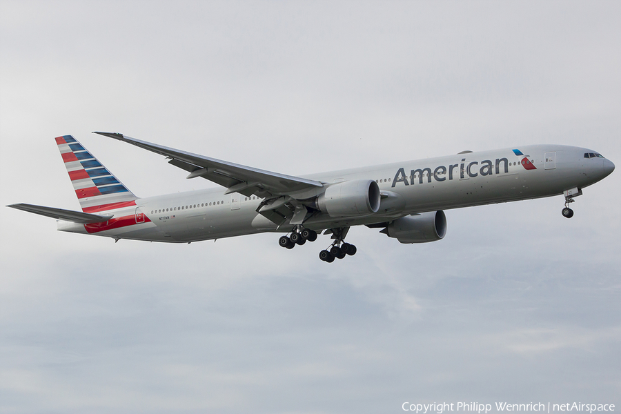 American Airlines Boeing 777-323(ER) (N717AN) | Photo 116237