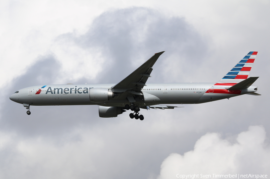 American Airlines Boeing 777-323(ER) (N717AN) | Photo 120693
