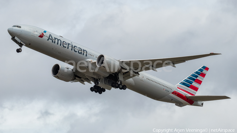 American Airlines Boeing 777-323(ER) (N717AN) | Photo 352419