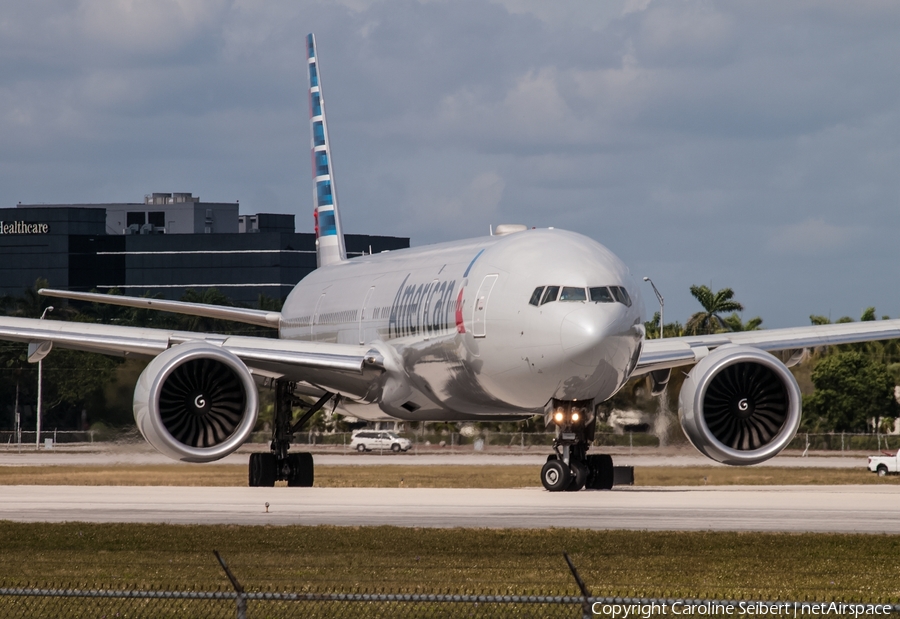 American Airlines Boeing 777-323(ER) (N717AN) | Photo 180411