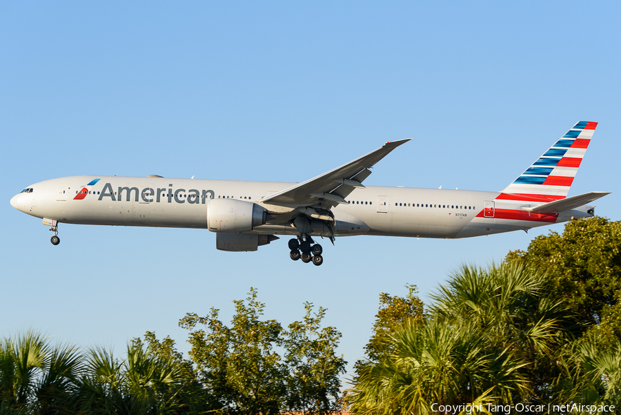 American Airlines Boeing 777-323(ER) (N717AN) | Photo 491216