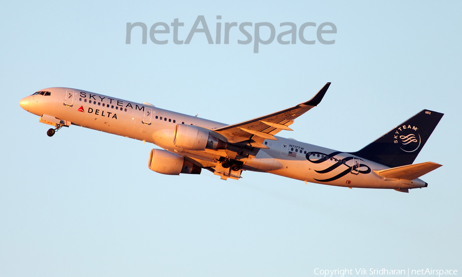 Delta Air Lines Boeing 757-231 (N717TW) | Photo 95007