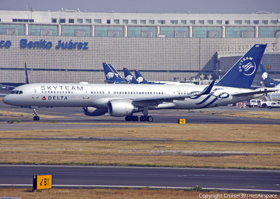 Delta Air Lines Boeing 757-231 (N717TW) | Photo 261308
