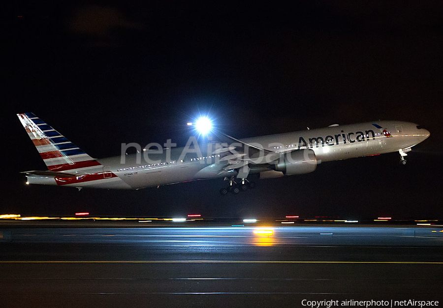 American Airlines Boeing 777-323(ER) (N718AN) | Photo 43158