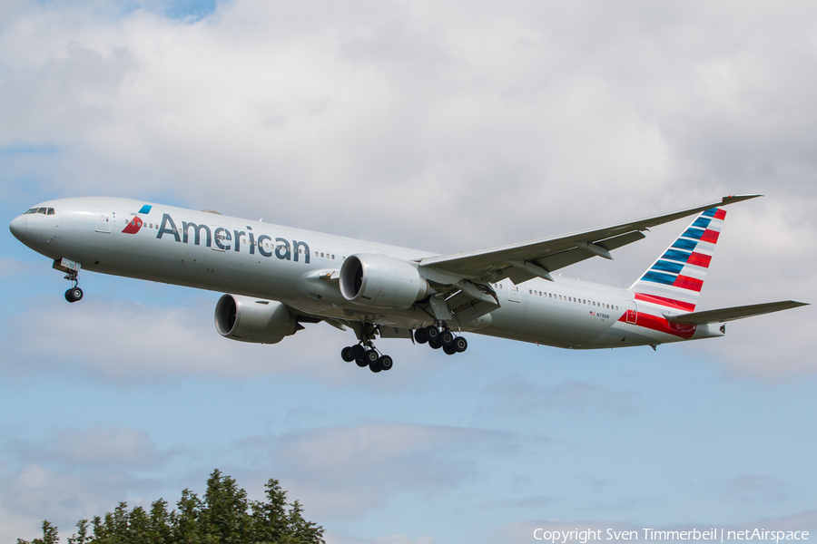 American Airlines Boeing 777-323(ER) (N718AN) | Photo 188532