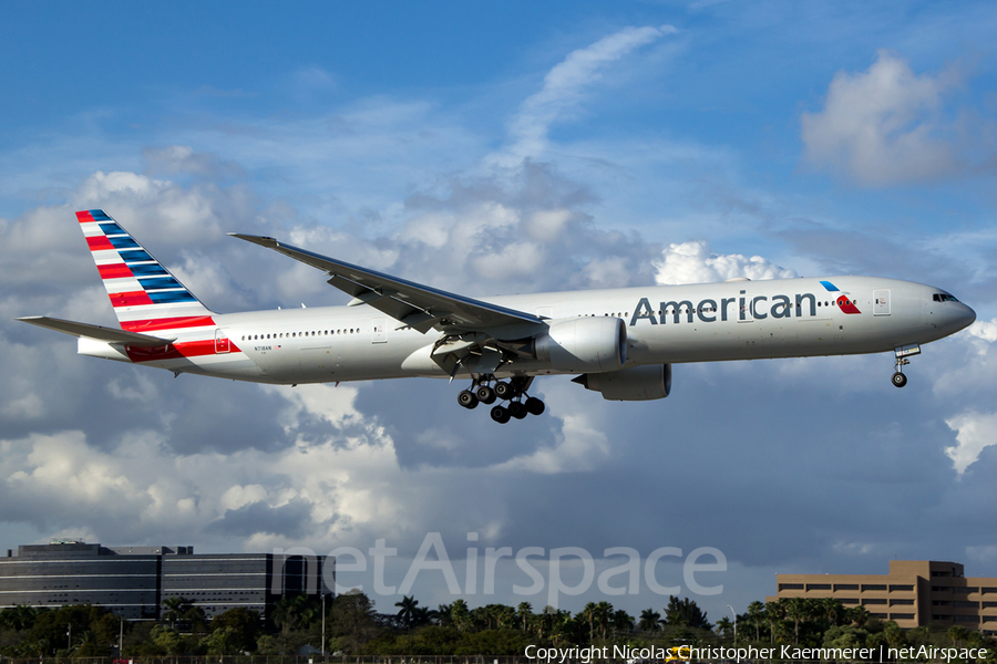 American Airlines Boeing 777-323(ER) (N718AN) | Photo 122201