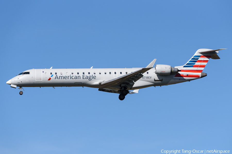 American Eagle (SkyWest Airlines) Bombardier CRJ-701ER (N718EV) | Photo 445879