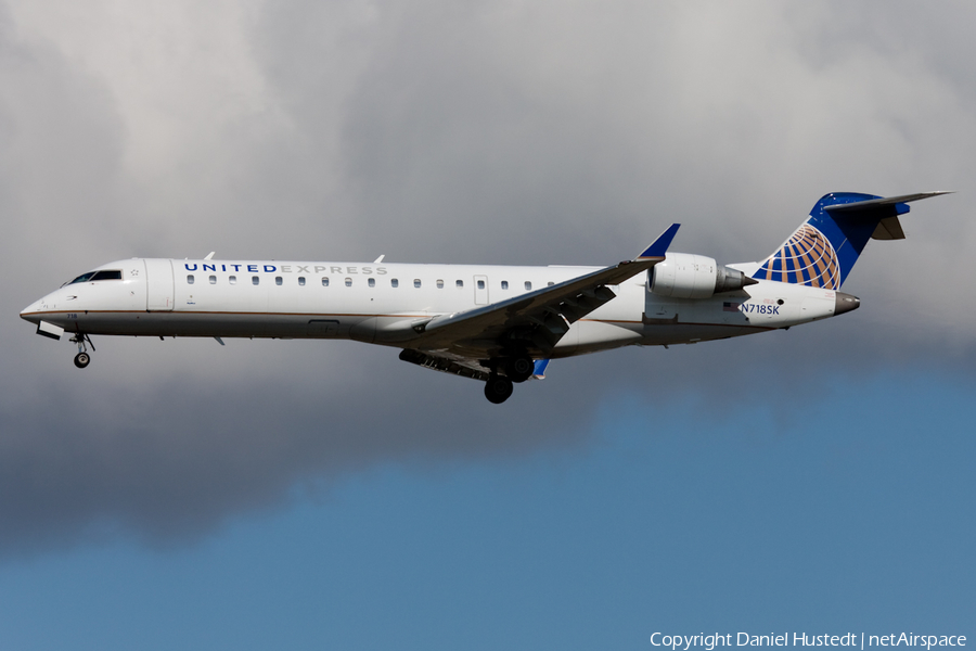 United Express (SkyWest Airlines) Bombardier CRJ-701ER (N718SK) | Photo 415292