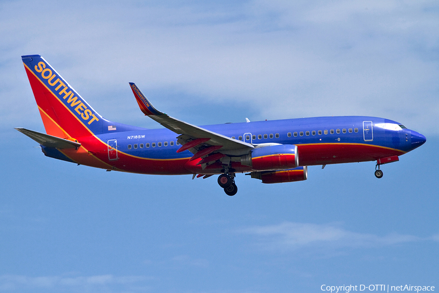 Southwest Airlines Boeing 737-7H4 (N718SW) | Photo 364646