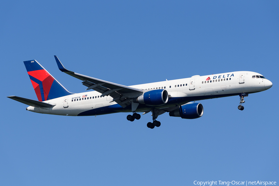 Delta Air Lines Boeing 757-231 (N718TW) | Photo 658454