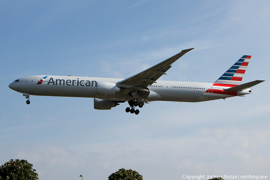 American Airlines Boeing 777-323(ER) (N719AN) | Photo 110931