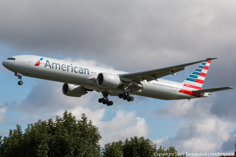 American Airlines Boeing 777-323(ER) (N719AN) | Photo 186541