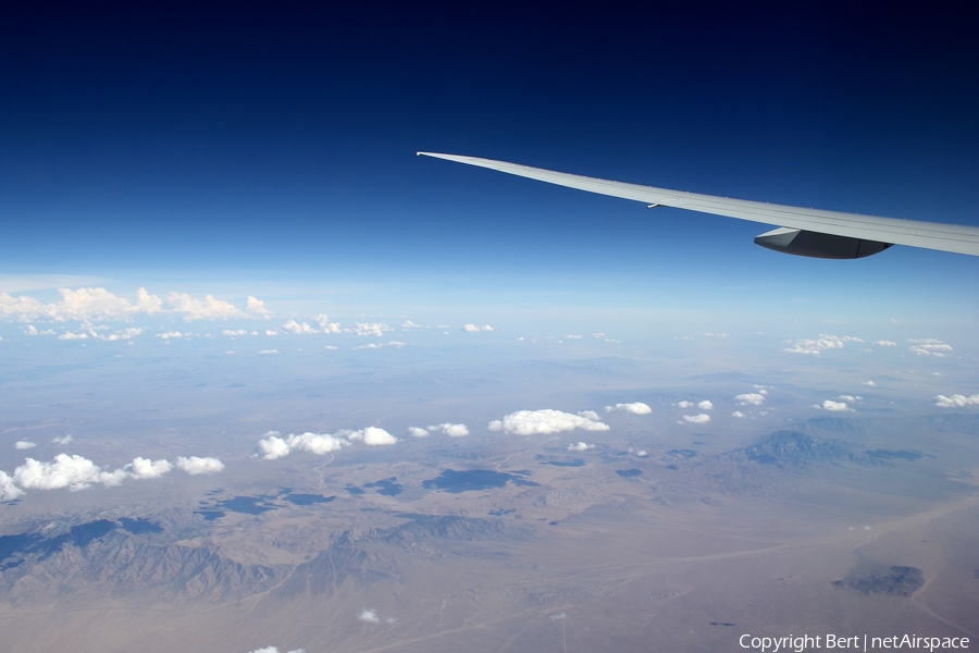 American Airlines Boeing 777-323(ER) (N719AN) | Photo 63681
