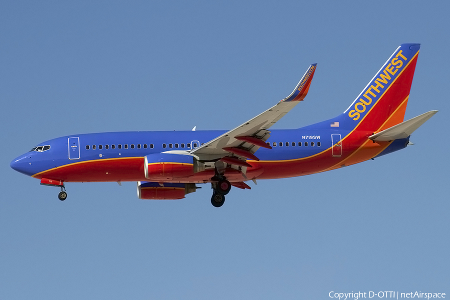 Southwest Airlines Boeing 737-7H4 (N719SW) | Photo 178808