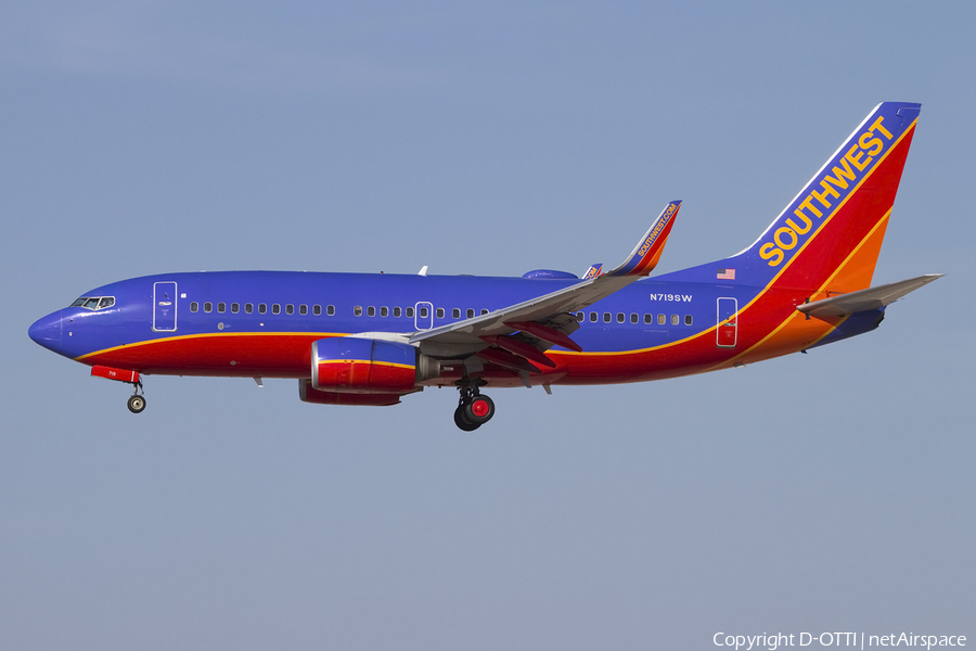 Southwest Airlines Boeing 737-7H4 (N719SW) | Photo 425009