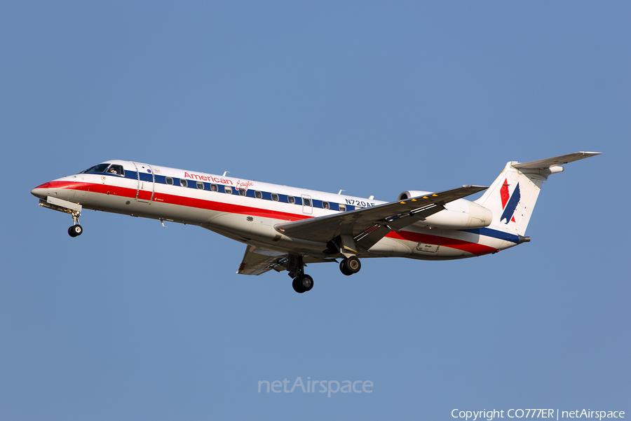 American Eagle Embraer ERJ-135LR (N720AE) | Photo 11571