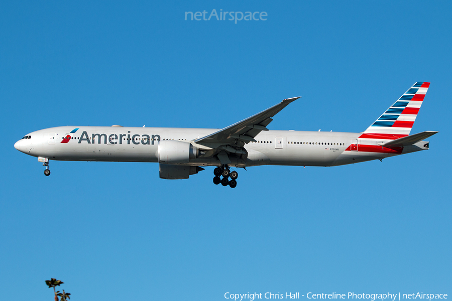American Airlines Boeing 777-323(ER) (N720AN) | Photo 100001