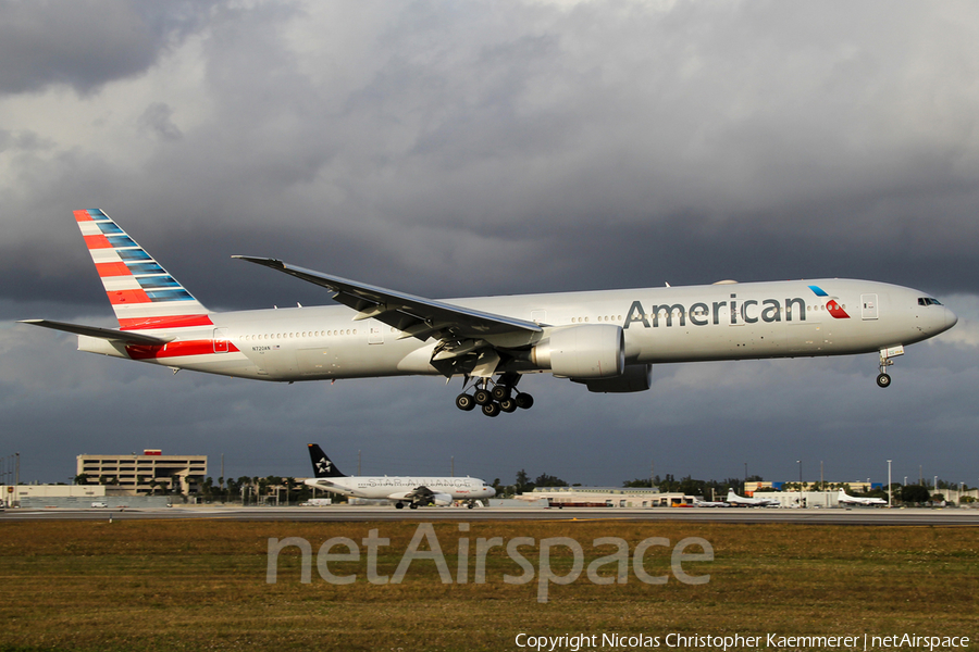 American Airlines Boeing 777-323(ER) (N720AN) | Photo 122357