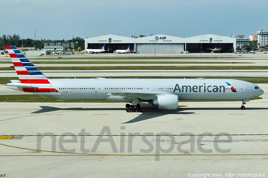 American Airlines Boeing 777-323(ER) (N720AN) | Photo 71573