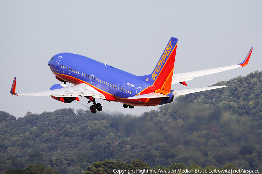 Southwest Airlines Boeing 737-7H4 (N720WN) | Photo 85925