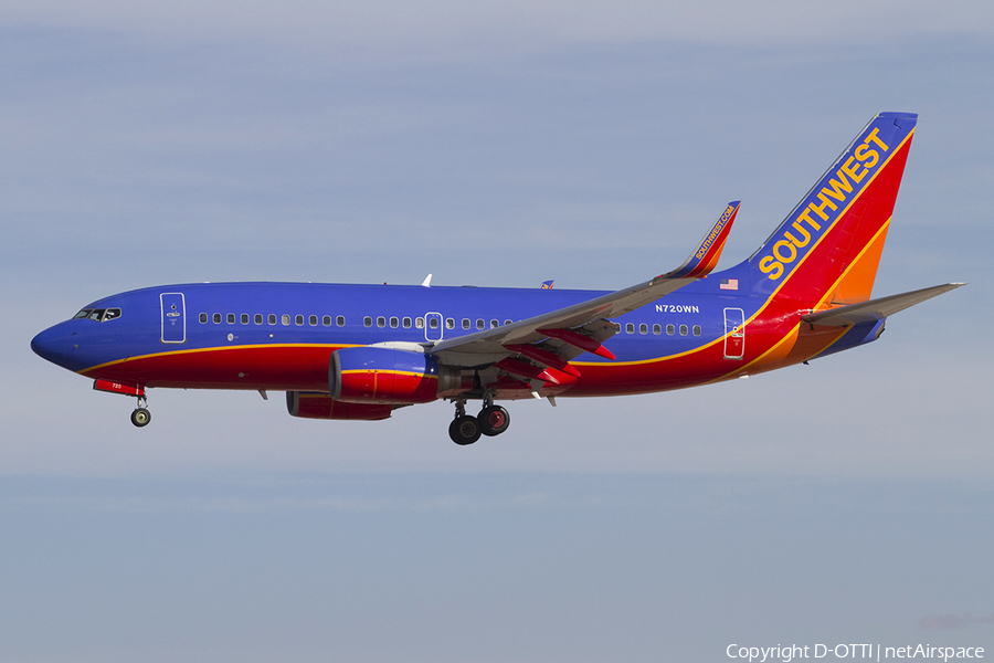 Southwest Airlines Boeing 737-7H4 (N720WN) | Photo 341723