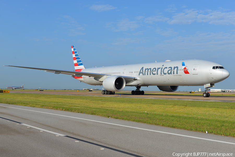 American Airlines Boeing 777-323(ER) (N721AN) | Photo 196458