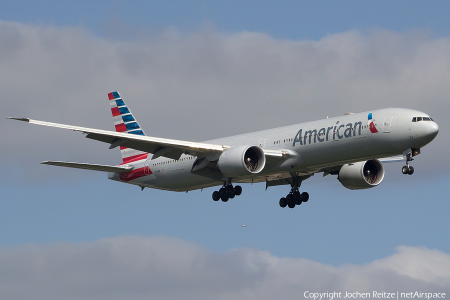American Airlines Boeing 777-323(ER) (N721AN) | Photo 108940