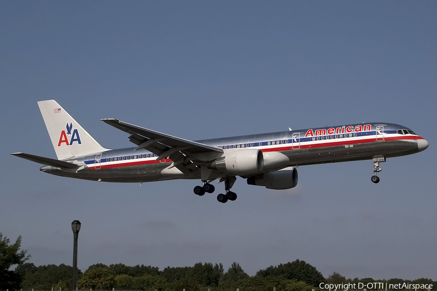 American Airlines Boeing 757-231 (N721TW) | Photo 175489
