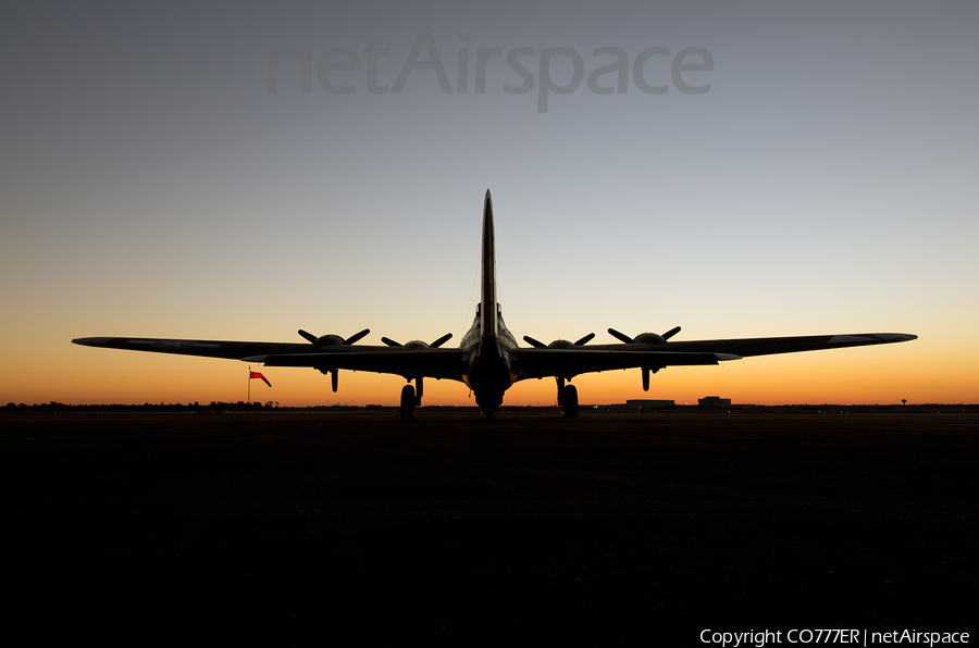 Commemorative Air Force Boeing B-17G Flying Fortress (N7227C) | Photo 14222