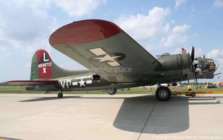 Commemorative Air Force Boeing B-17G Flying Fortress (N7227C) | Photo 304108