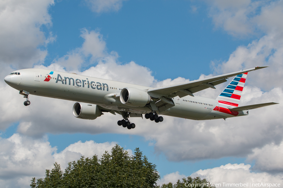 American Airlines Boeing 777-323(ER) (N722AN) | Photo 184689