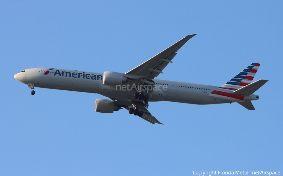 American Airlines Boeing 777-323(ER) (N722AN) | Photo 670380