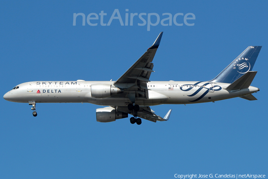 Delta Air Lines Boeing 757-231 (N722TW) | Photo 115440