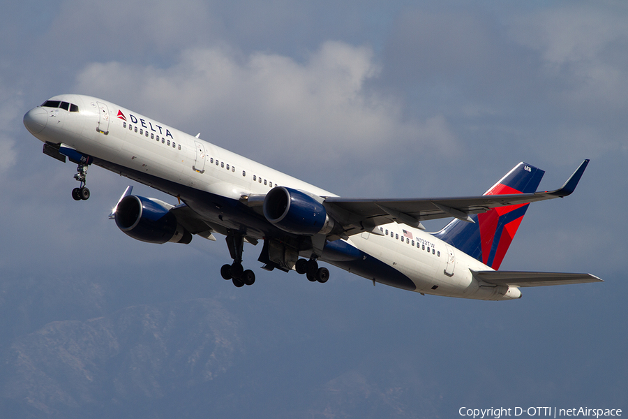 Delta Air Lines Boeing 757-231 (N722TW) | Photo 333361