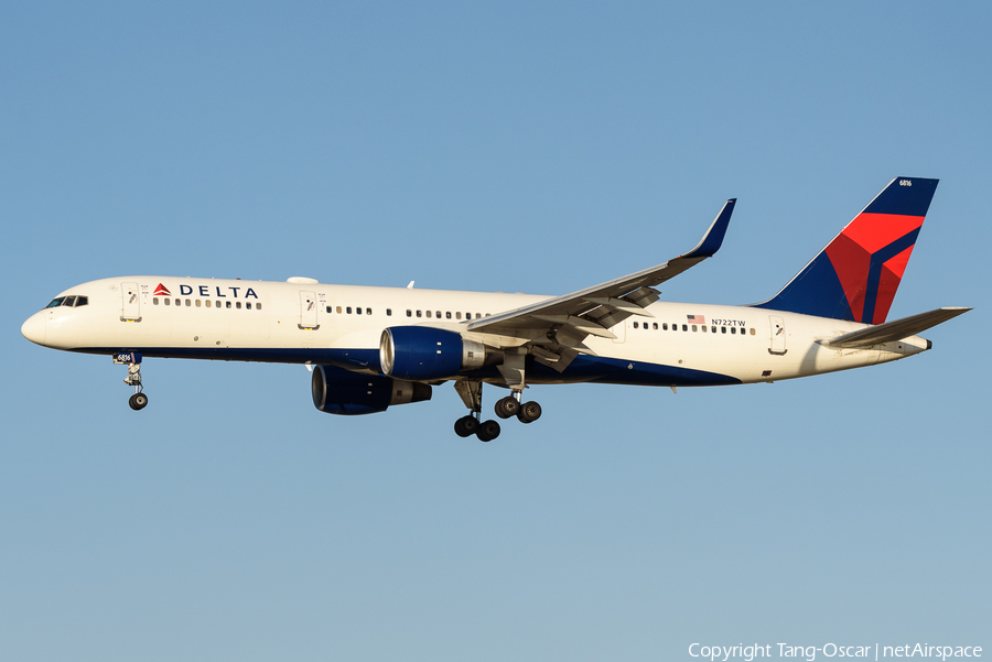 Delta Air Lines Boeing 757-231 (N722TW) | Photo 459608
