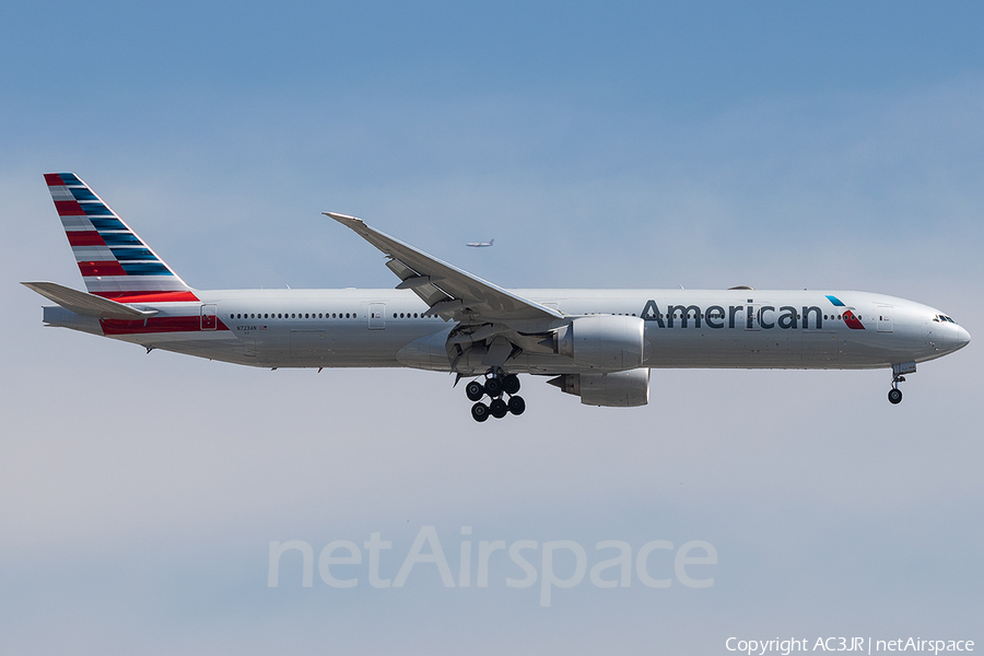 American Airlines Boeing 777-323(ER) (N723AN) | Photo 331858